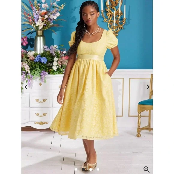 Her Universe Bridgerton Penelope Featherington Dress yellow lace NWT - Picture 3 of 11